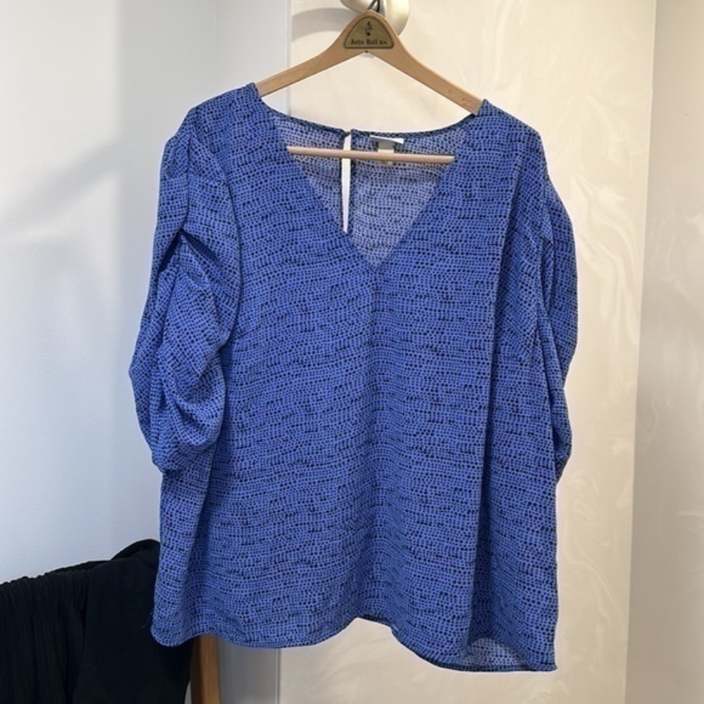 Gathered Puff Sleeve Dot VNeck Top